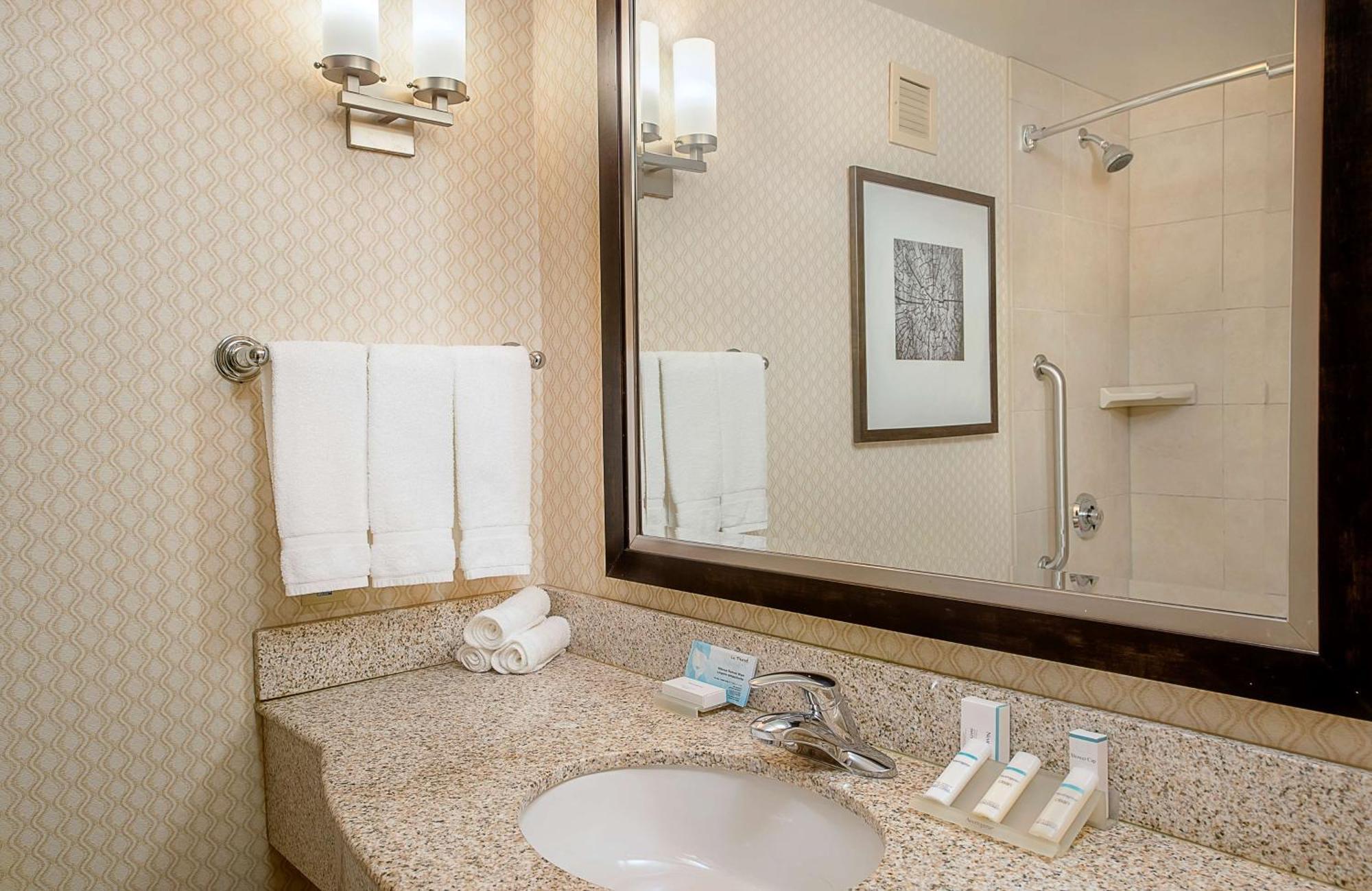Hilton Garden Inn St. Louis Airport Berkeley Dış mekan fotoğraf